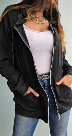 Campera darlon con bolsillos, cierre y capucha - tienda online