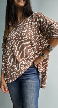 Sweater / Remeron de lanilla cuello redondo manga 3/4 estampado - comprar online