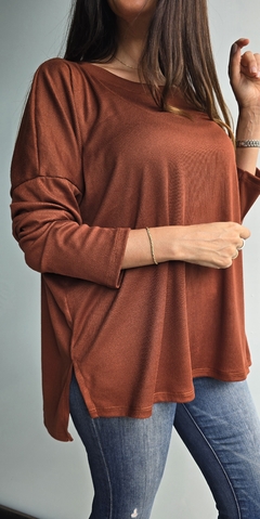 Remeron de lanilla morley con tajos laterales más largo atrás - She Indumentaria