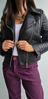 Campera de eco cuero importada con bolsillos y cierres - comprar online