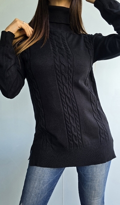Polera de bremer con trenzado al frente y tajos laterales