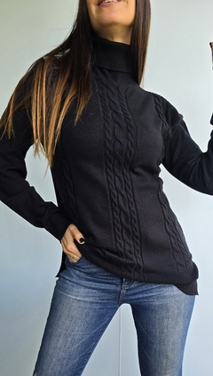 Polera de bremer con trenzado al frente y tajos laterales - She Indumentaria