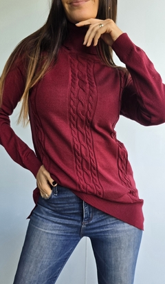Polera de bremer con trenzado al frente y tajos laterales en internet