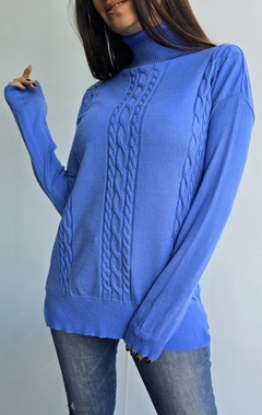 Polera de bremer con trenzado al frente y tajos laterales