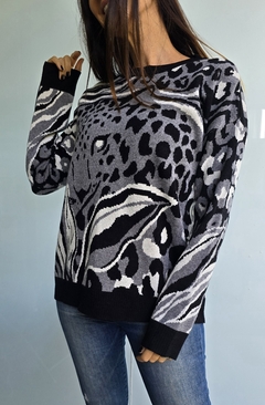 Sweater doble hilo de bremer con estampa animal print - She Indumentaria