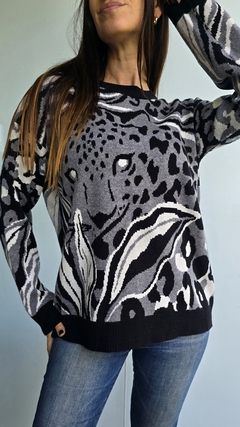 Sweater doble hilo de bremer con estampa animal print - comprar online