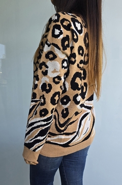 Sweater doble hilo de bremer con estampa animal print - tienda online