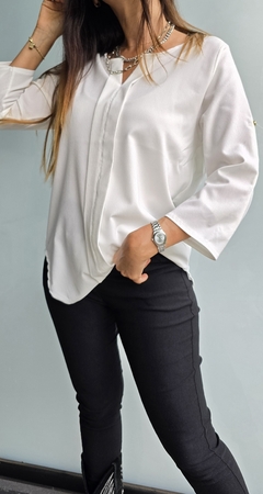Blusa de crepe con spandex mangas rebatibles