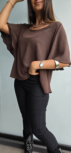 Blusa de cey mangas volado 3/4 con gota atras