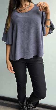 Blusa de cey mangas volado 3/4 con gota atras