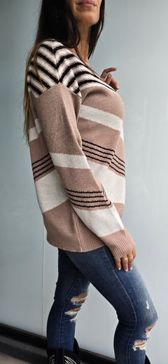 Sweater de bremer doble hilo cuello redondo con estampa rombo - She Indumentaria