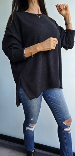 Sweater cuello redondo de lanilla morley con tajitos laterales - tienda online