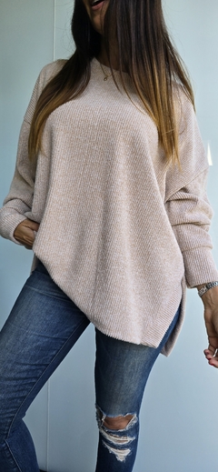 Sweater cuello redondo de lanilla morley con tajitos laterales - She Indumentaria