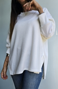 Sweater cuello redondo de lanilla morley con tajitos laterales