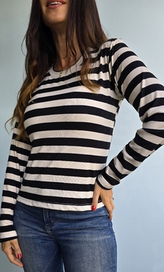 Remera manga larga de modal morley rayada - She Indumentaria