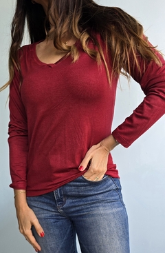 Remera manga larga cuello v de modal soft x talles - tienda online