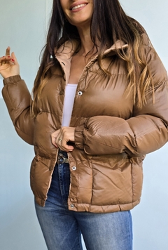 Campera inflada con broches y capucha - comprar online