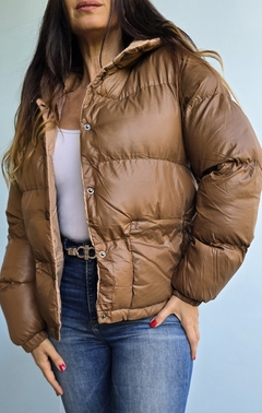 Campera inflada con broches y capucha - She Indumentaria