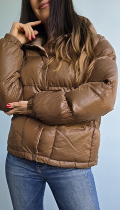 Campera inflada con broches y capucha - comprar online