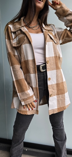Camisaco cuadrille de paño con bolillos falsos en pecho