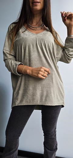 Remeron amplia gamuzada cuello v