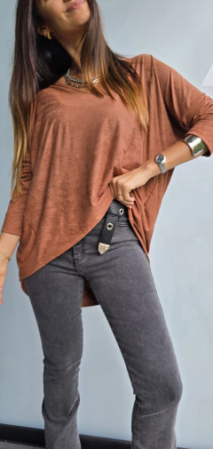 Imagen de Remeron amplia gamuzada cuello v