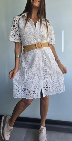 Vestido camisero de broderie con fondo y tira para atar en cintura - comprar online