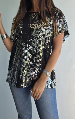 Remera amplia manga corta de foil en internet