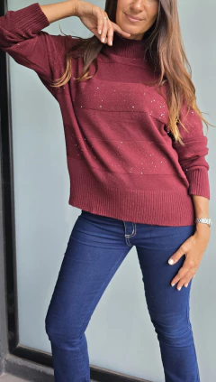 Sweater medio polera rayado a tono con brillos