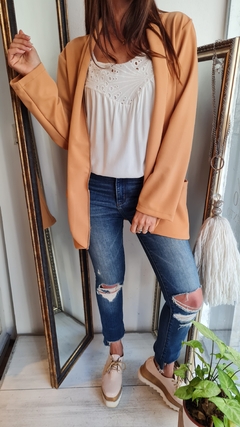 Imagen de Blazer de crepe con spandex y bolsillos por talles