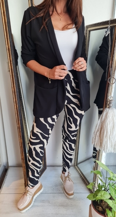 Blazer de crepe con spandex y bolsillos por talles - comprar online