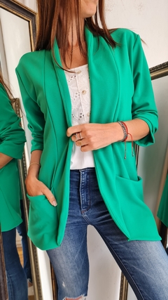 Blazer de crepe con spandex y bolsillos por talles - She Indumentaria