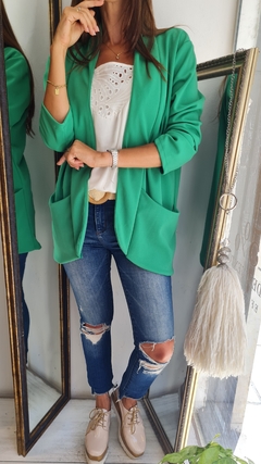 Imagen de Blazer de crepe con spandex y bolsillos por talles
