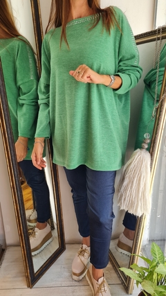 Remeron/ Sweater de lanilla con tachitas - comprar online