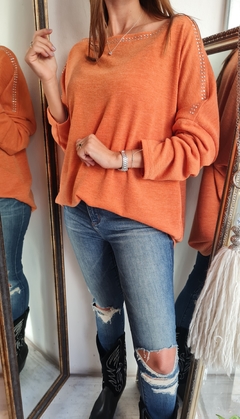 Remeron/ Sweater de lanilla con tachitas - comprar online