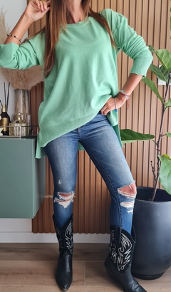 Sweater de bremer cuello redondo amplio con tajitos laterales - comprar online