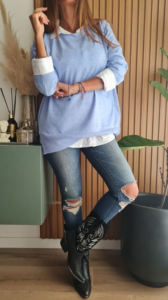 Camisa de poplin y lycra con botones y tajos laterales - tienda online