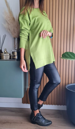 Sweater de bremer con espiga central y tajos laterales - comprar online