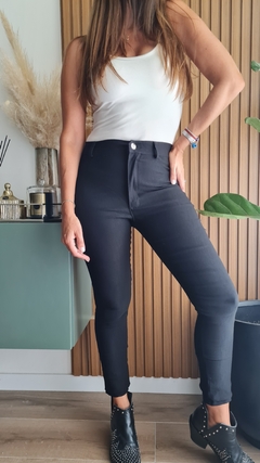 Pantalon de bengalina bolsillos falsos adelante y reales atras en internet