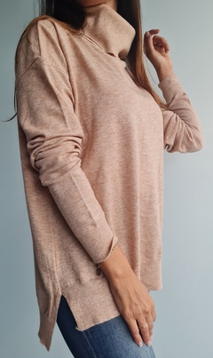 Polera de bremer con tajos laterales y mas larga atrás - comprar online