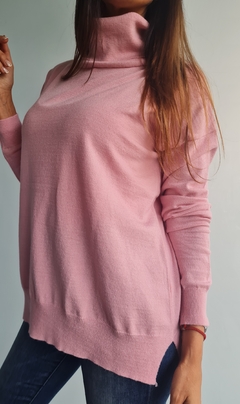Polera de bremer con tajos laterales y mas larga atrás - She Indumentaria