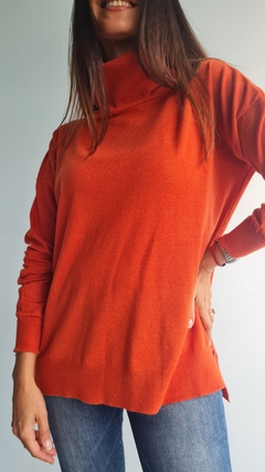 Polera de bremer con tajos laterales y mas larga atrás - comprar online