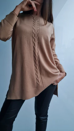 Sweater de bremer con espiga central y tajos laterales - tienda online