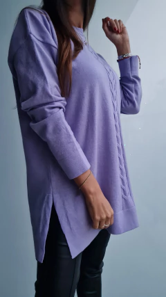 Sweater de bremer con espiga central y tajos laterales en internet