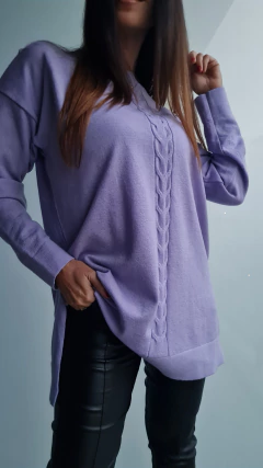 Sweater de bremer con espiga central y tajos laterales