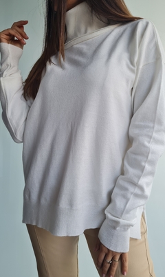 Polera de bremer con tajos laterales y mas larga atrás - comprar online