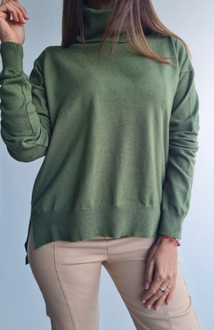 Polera de bremer con tajos laterales y mas larga atrás - tienda online