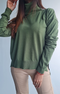 Polera de bremer con tajos laterales y mas larga atrás - tienda online