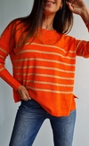 Sweater de bremer rayado cuello redondo con tajos laterales
