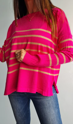 Sweater de bremer rayado cuello redondo con tajos laterales - She Indumentaria